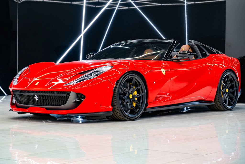 Used 2021 Ferrari 812 GTS RWD image 2