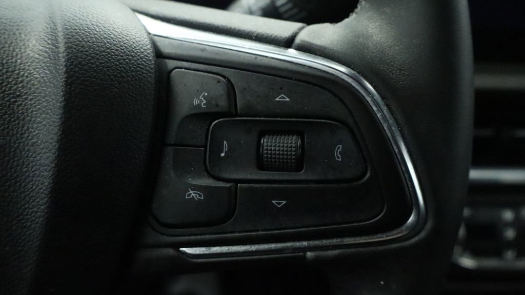 Used 2024 Buick Envista Sport Touring w/ Convenience I Package image 37