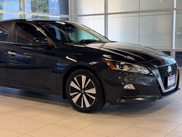 Used 2022 Nissan Altima 2.5 SV w/ SV Premium Package FWD image 5