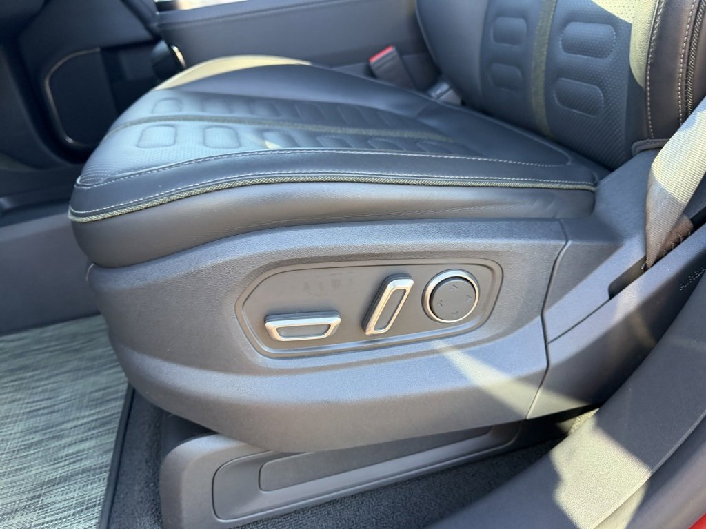 Used 2025 Rivian R1T Adventure image 16