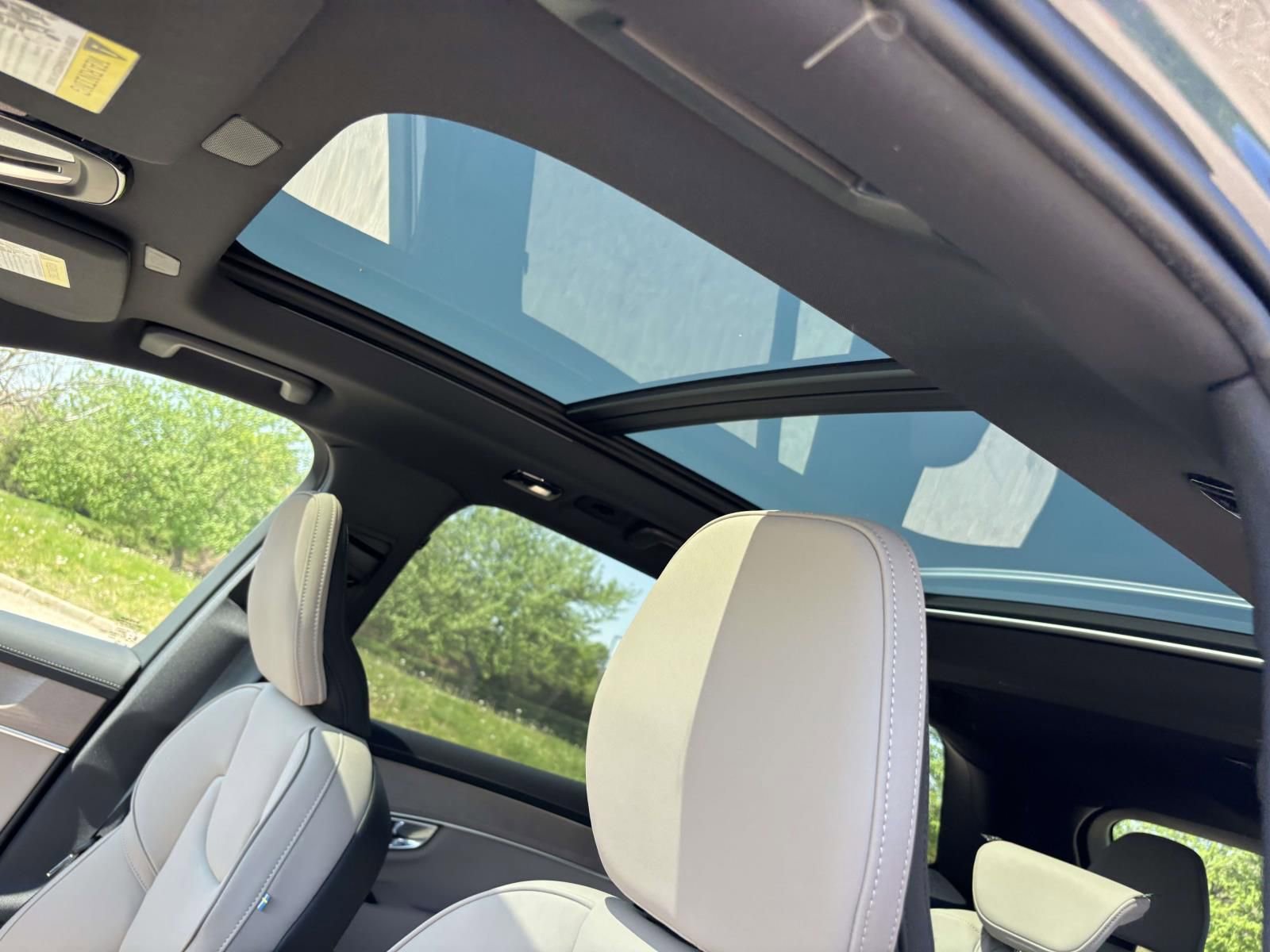 New 2026 Volvo XC90 T8 Plus w/ Protection Package Premier AWD/4WD image 24