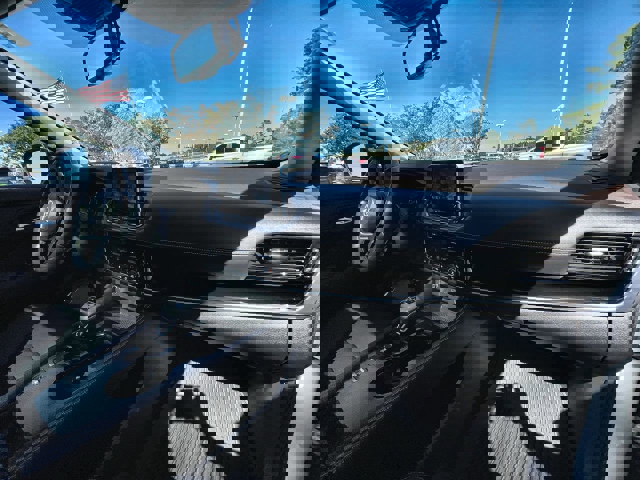 Used 2023 Nissan Rogue SL image 28