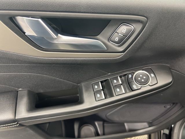 Used 2022 Ford Escape SEL image 13