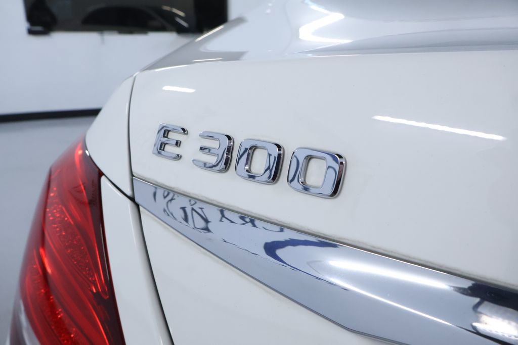Used 2018 Mercedes-Benz E 300 4MATIC w/ Premium 1 Package image 10