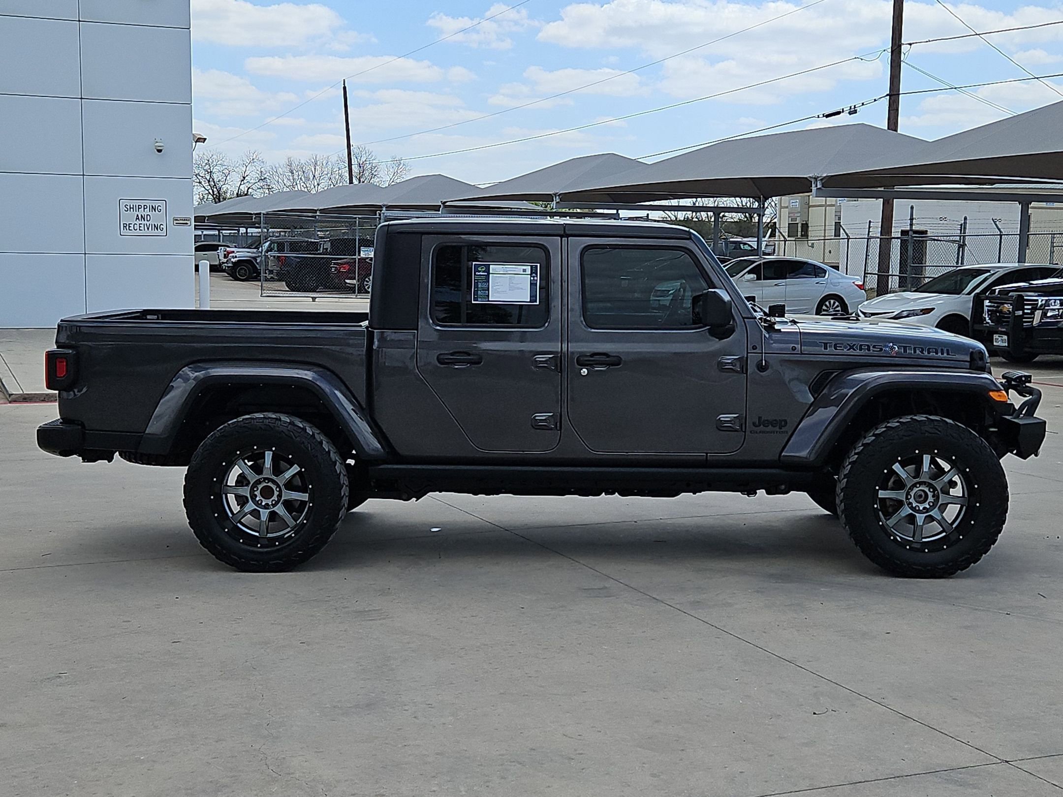 Used 2021 Jeep Gladiator Sport image 2