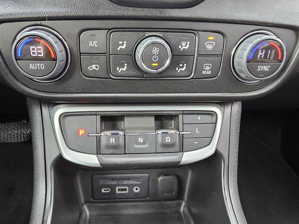 Used 2023 GMC Terrain SLT image 41