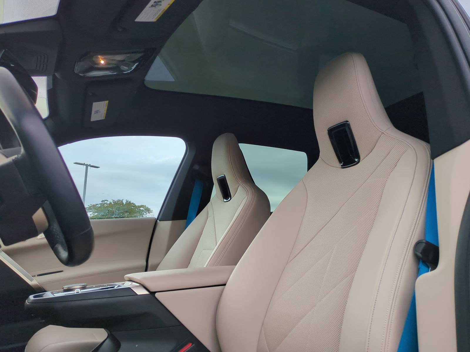 Certified 2023 BMW iX xDrive50 w/ BMW I Signature Blue Package AWD/4WD image 15