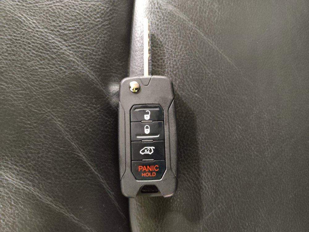 Used 2015 Jeep Renegade Limited AWD/4WD image 32