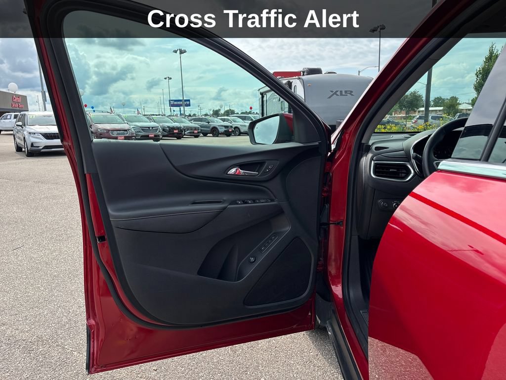 Used 2023 Chevrolet Equinox Premier AWD/4WD image 13