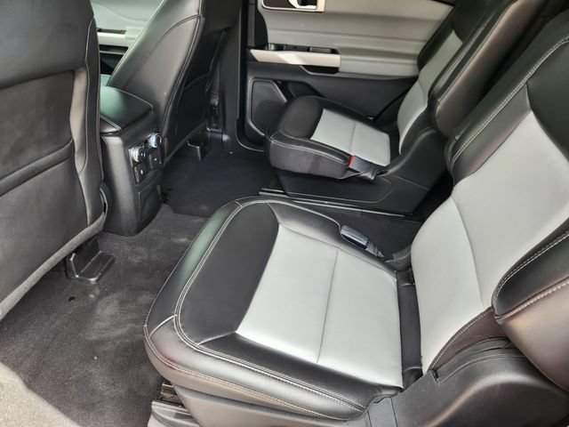 Certified 2022 Ford Explorer XLT w/ Equipment Group 202A RWD image 28