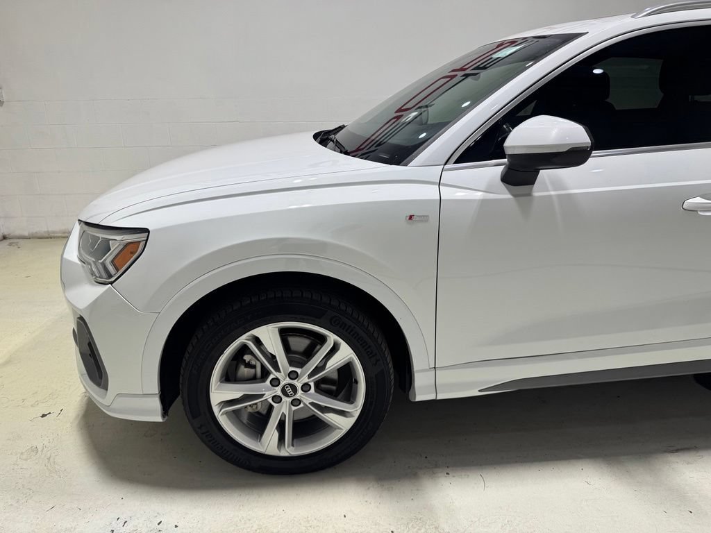 Used 2024 Audi Q3 2.0T Premium AWD/4WD image 3