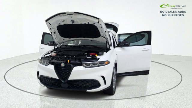 Used 2024 Alfa Romeo Tonale Veloce w/ Active Assist Package AWD/4WD image 13