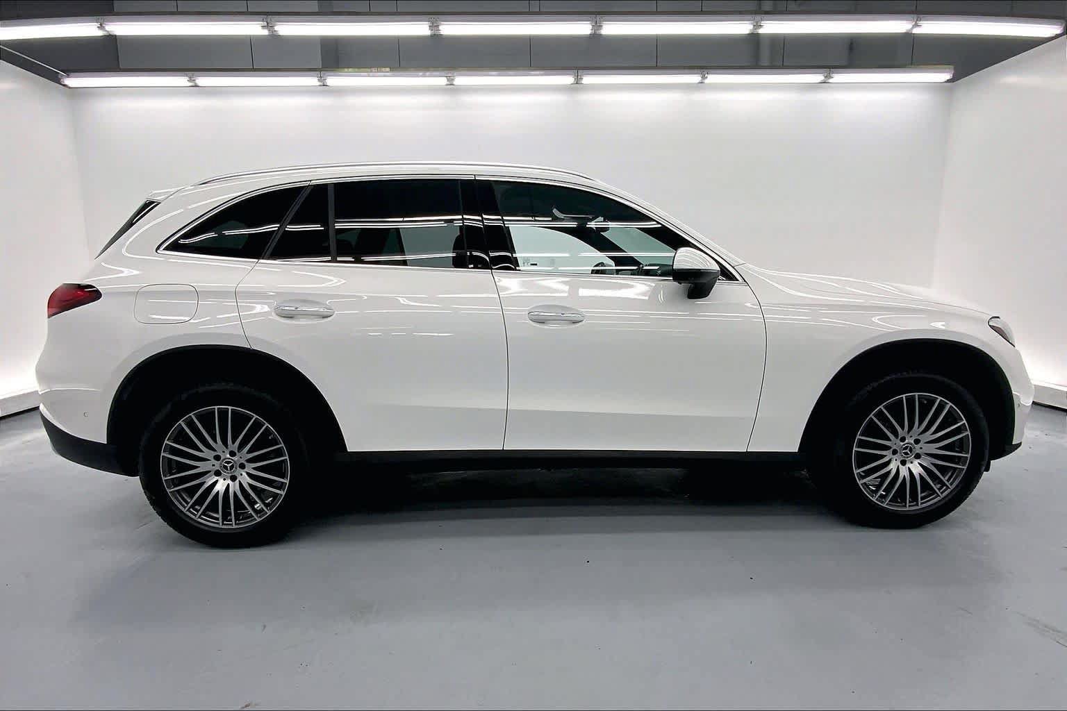 Used 2024 Mercedes-Benz GLC 300 image 5