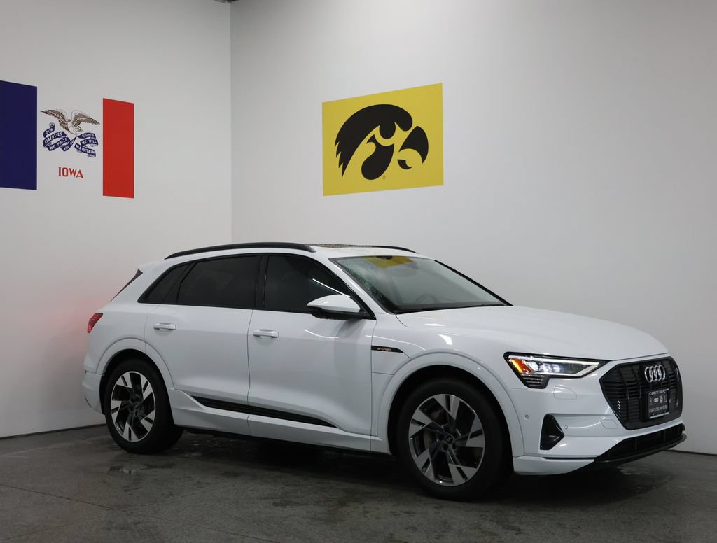 Used 2021 Audi e-tron Premium w/ Convenience Plus Package AWD/4WD image 1