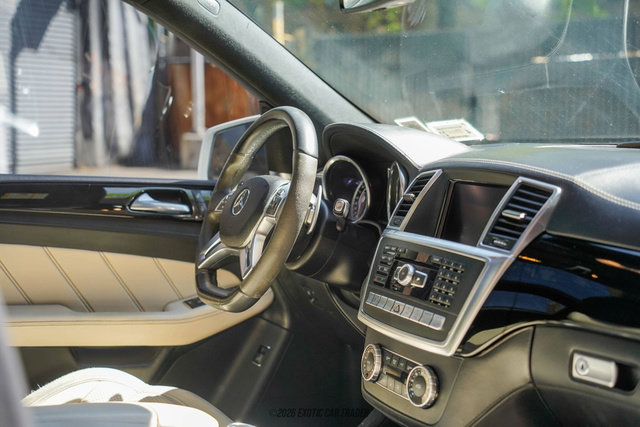 Used 2015 Mercedes-Benz ML 63 AMG 4MATIC image 20