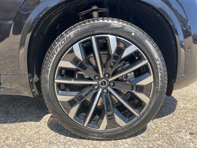 New 2026 Volvo XC90 B5 Plus w/ Protection Package AWD/4WD image 9