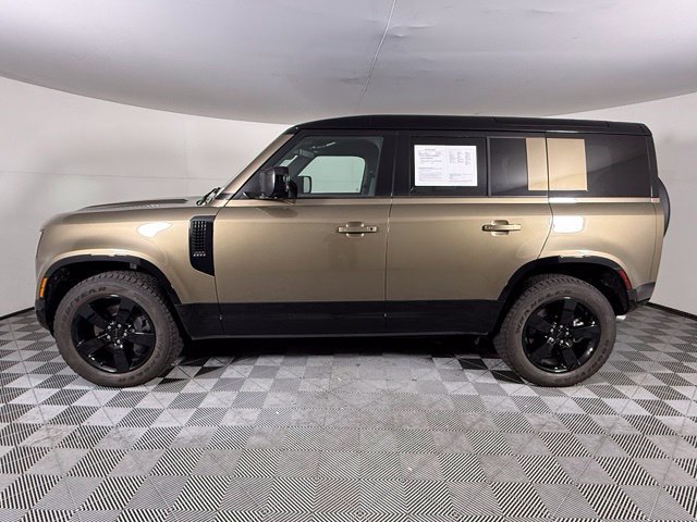 Used 2026 Land Rover Defender 110 X-Dynamic SE AWD/4WD image 3