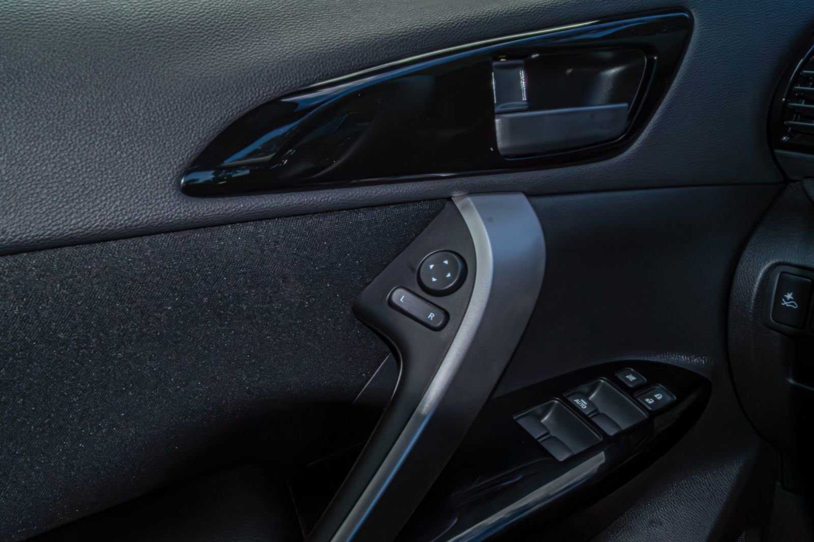 New 2025 Mitsubishi Eclipse Cross AWD image 22