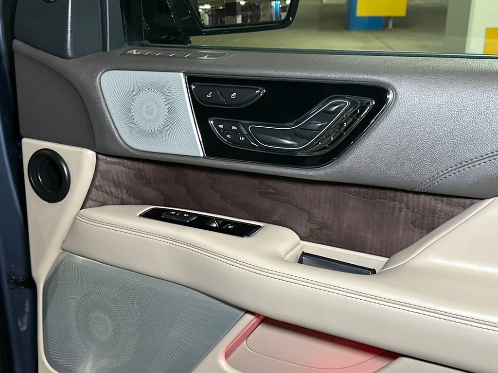 Used 2022 Lincoln Navigator L Reserve image 16