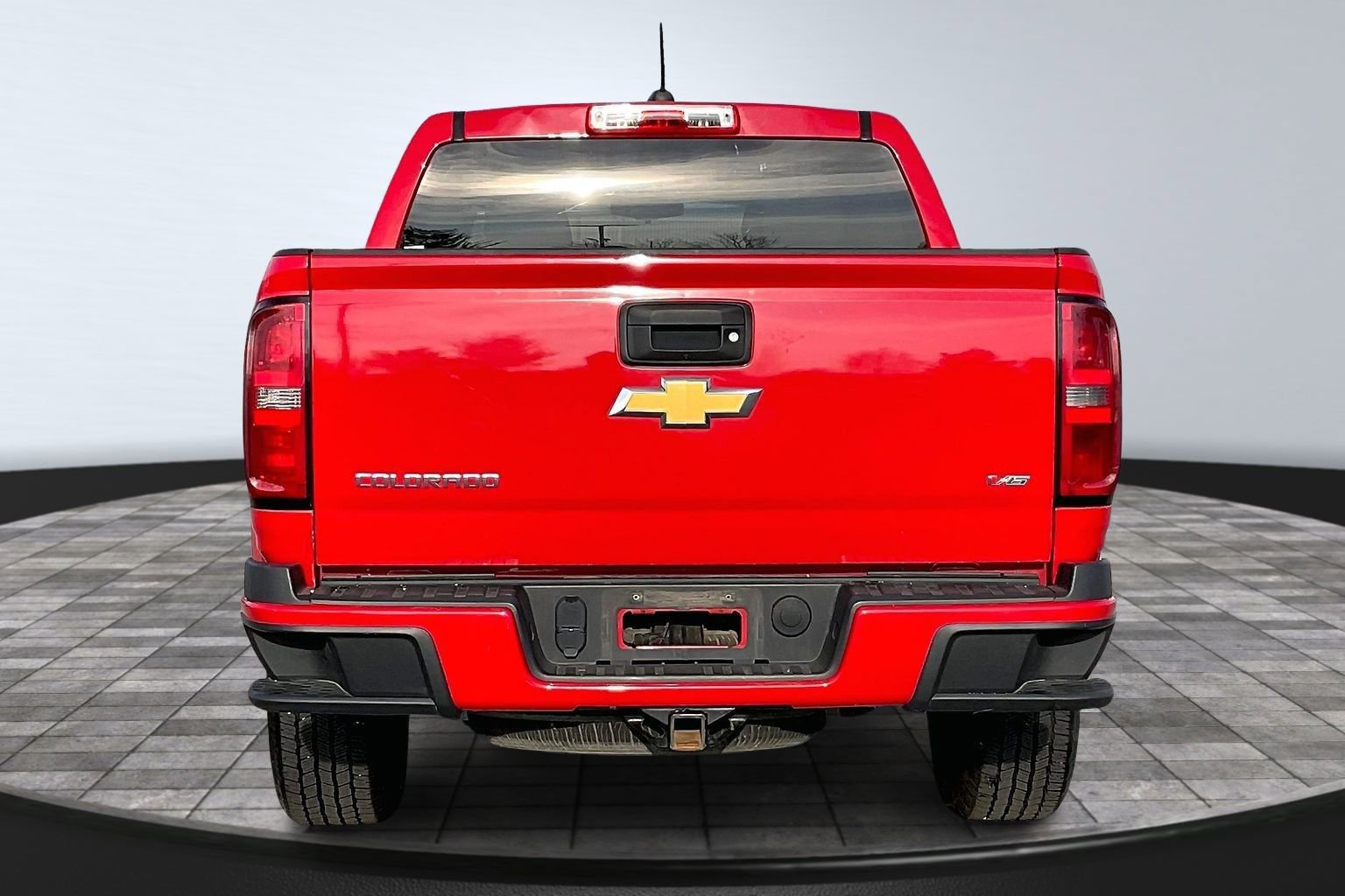 Used 2019 Chevrolet Colorado W/T w/ Custom Special Edition image 4