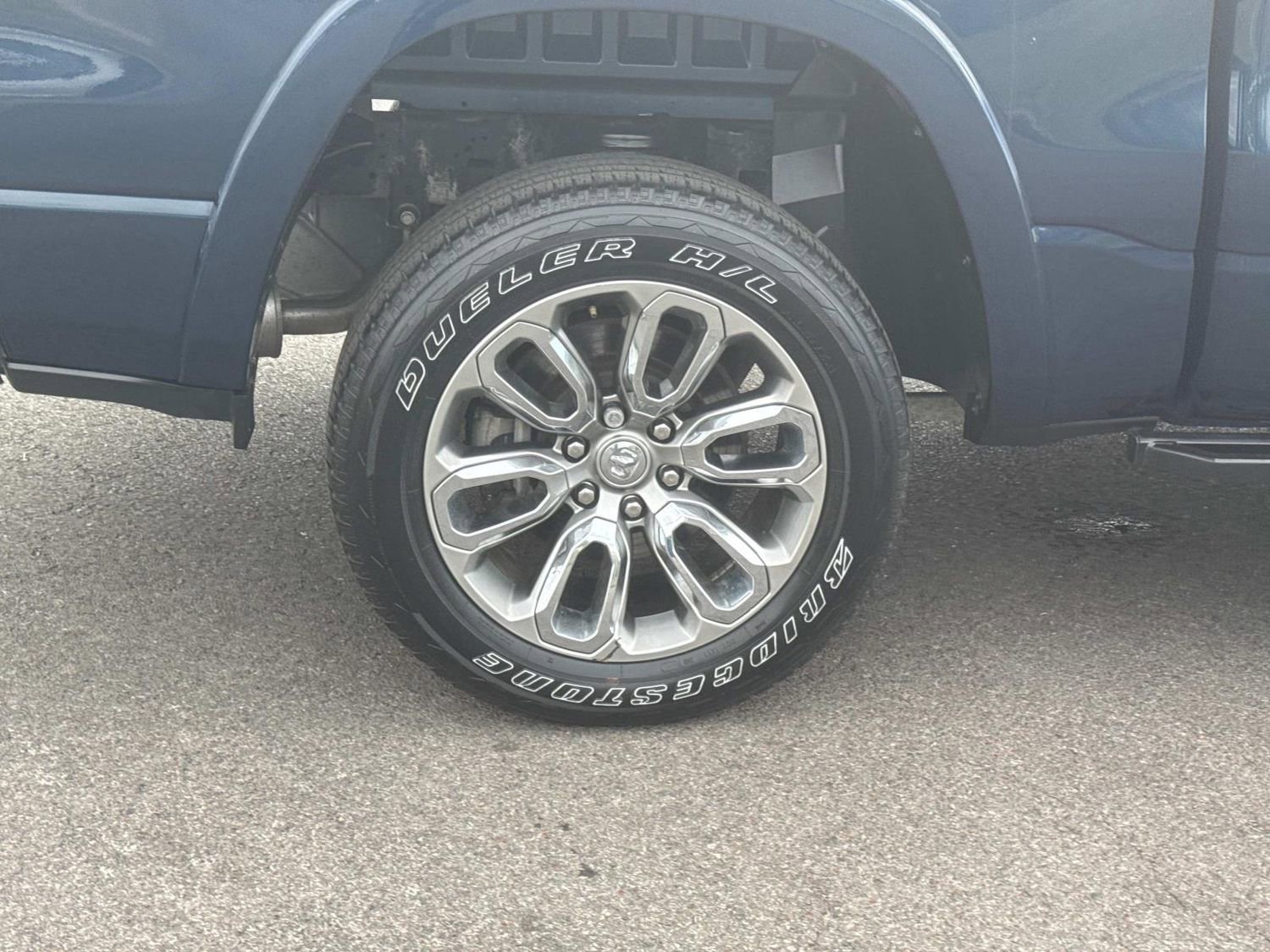 Used 2022 RAM 1500 Laramie w/ Sport Appearance Package AWD/4WD image 10