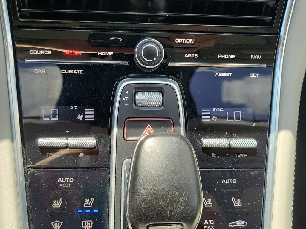 Used 2019 Porsche Panamera w/ Premium Package Plus image 26