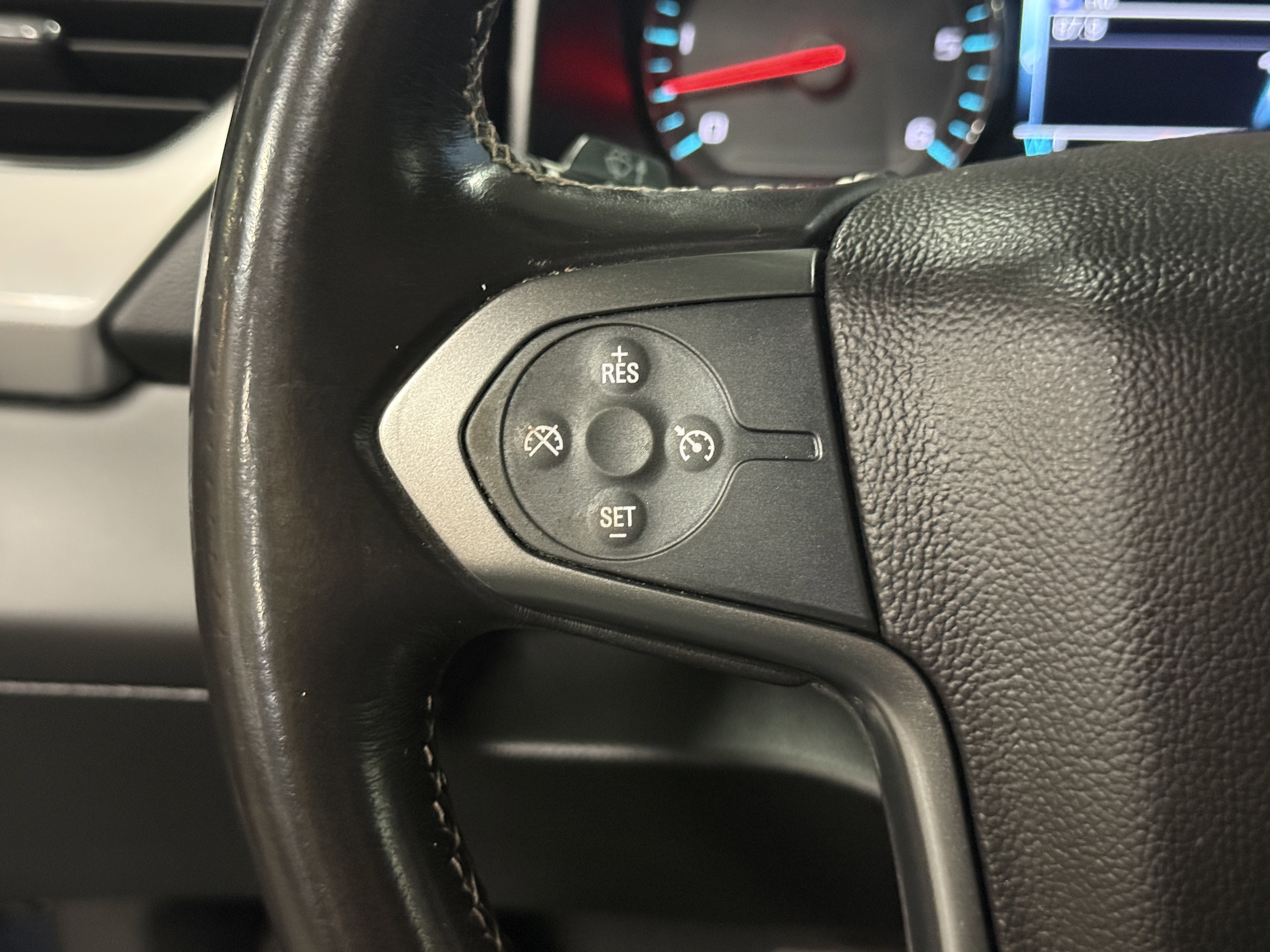 Used 2020 Chevrolet Suburban LS image 21
