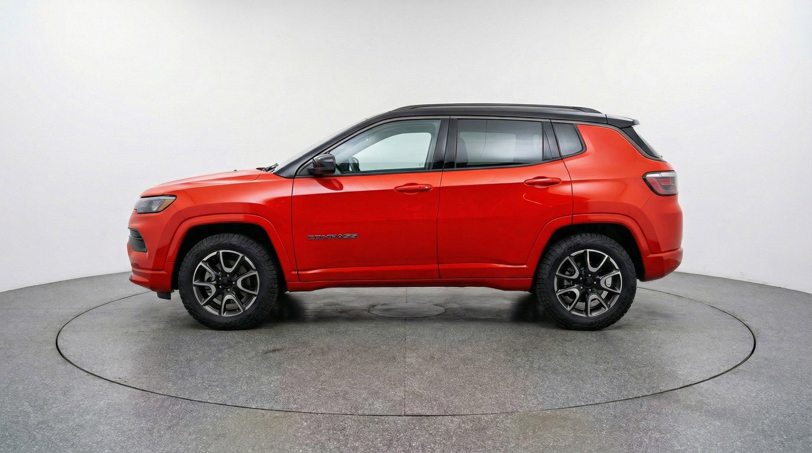 Used 2025 Jeep Compass Trailhawk AWD/4WD image 5
