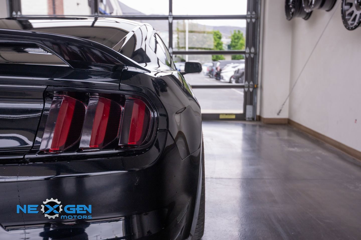 Used 2016 Ford Mustang Shelby GT350 w/ Track Package RWD image 31