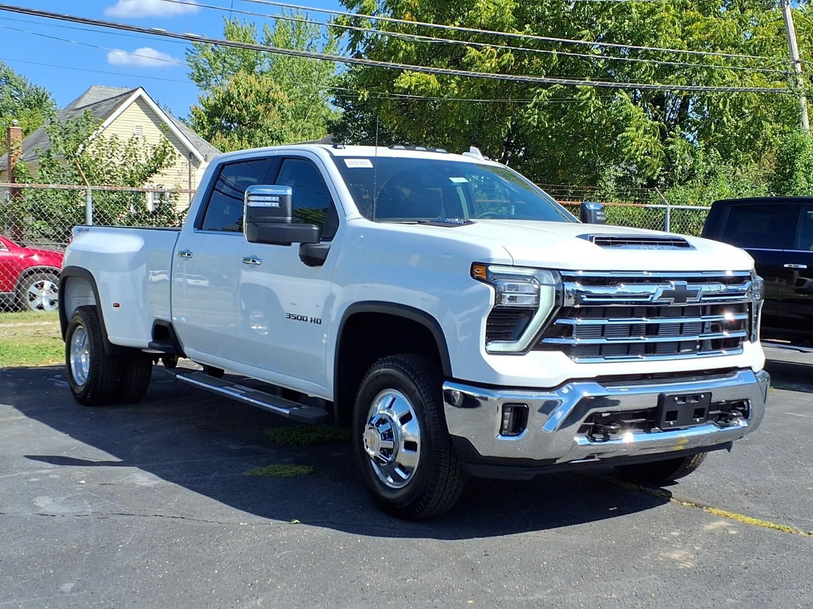 New 2026 Chevrolet Silverado 3500 LTZ w/ LTZ Convenience Package AWD/4WD image 6