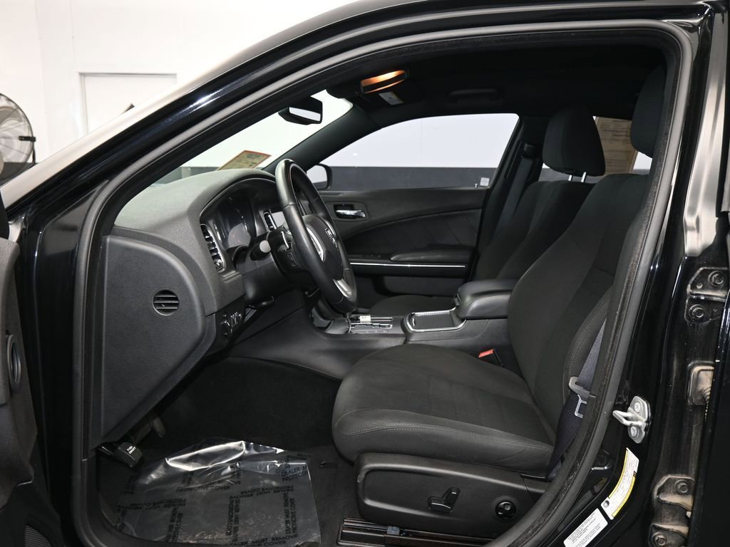 Used 2014 Dodge Charger R/T w/ Blacktop Package image 10