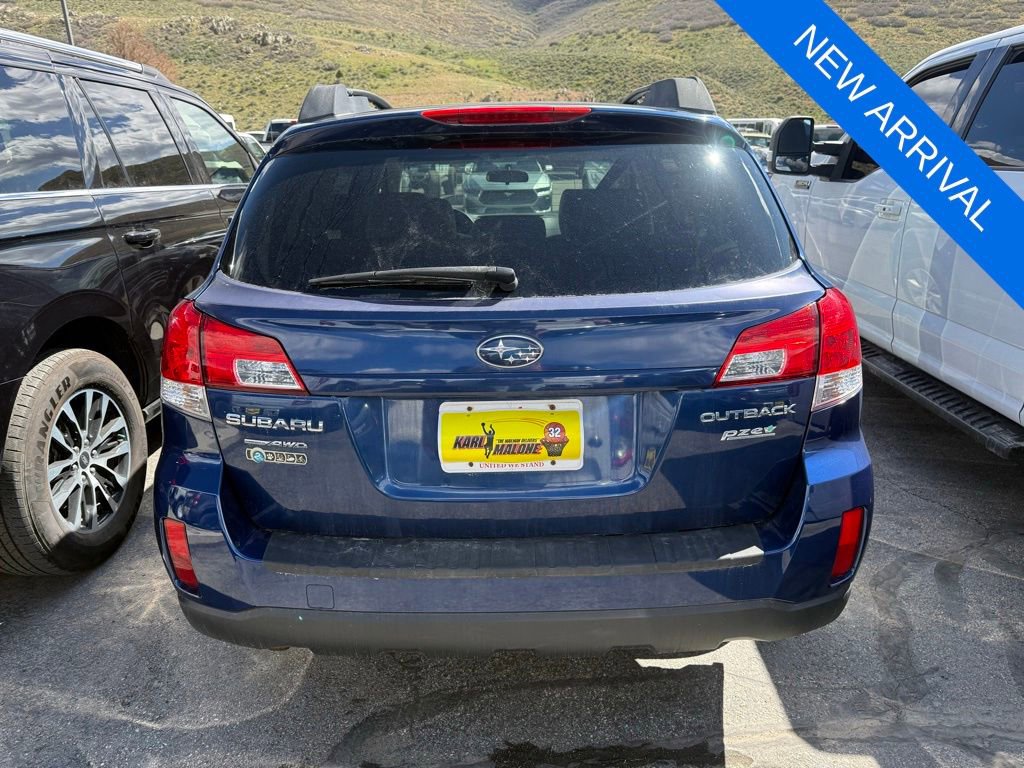Used 2011 Subaru Outback 2.5i Premium w/ All-Weather Pkg AWD/4WD image 5