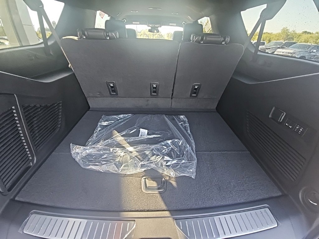 New 2026 Chevrolet Suburban Premier image 22