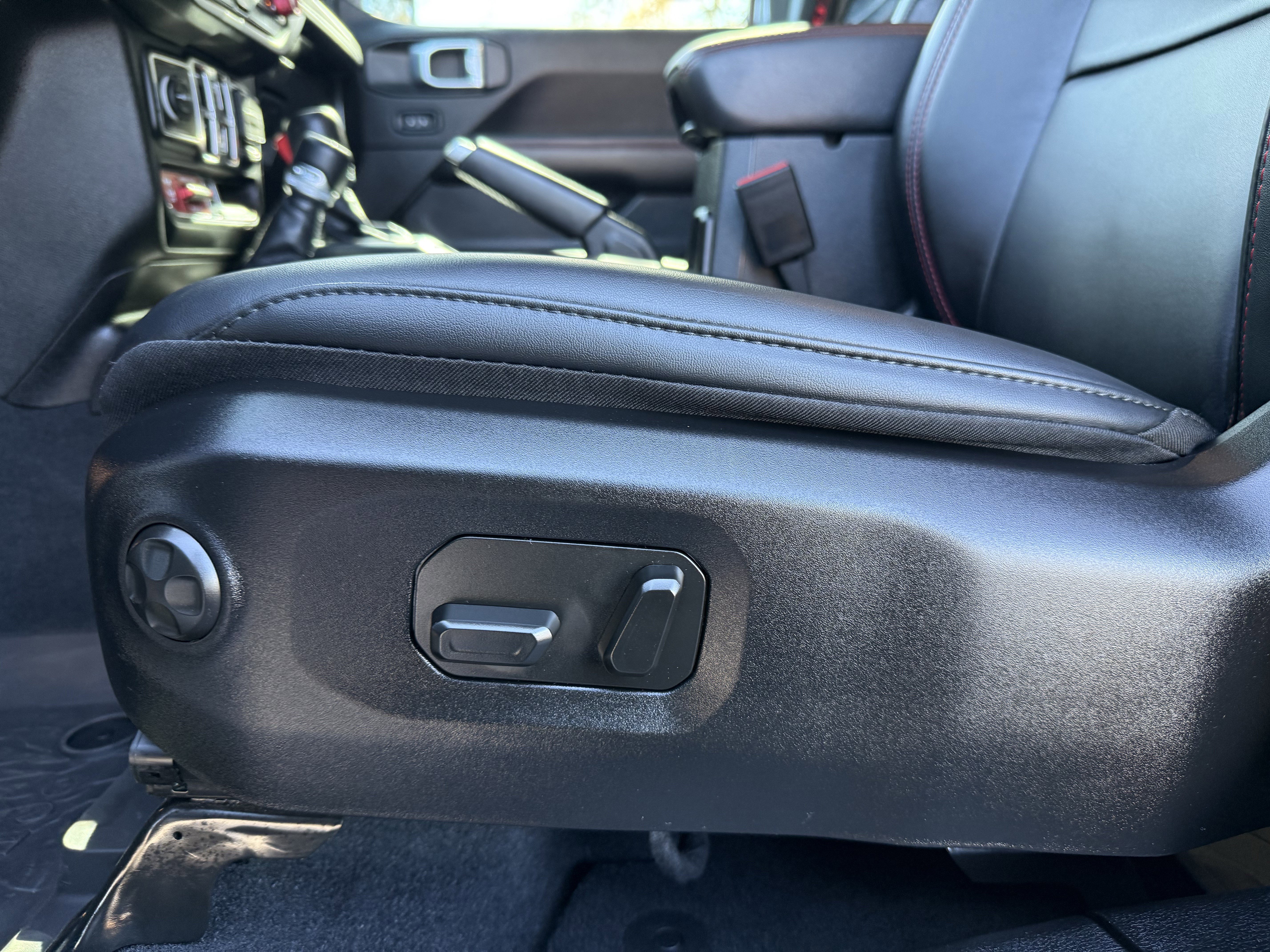 Used 2024 Jeep Wrangler Unlimited Rubicon image 19