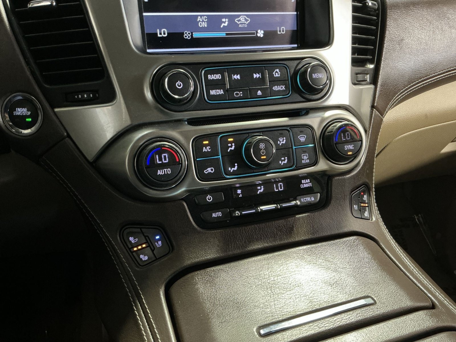 Used 2017 Chevrolet Suburban Premier AWD/4WD image 22