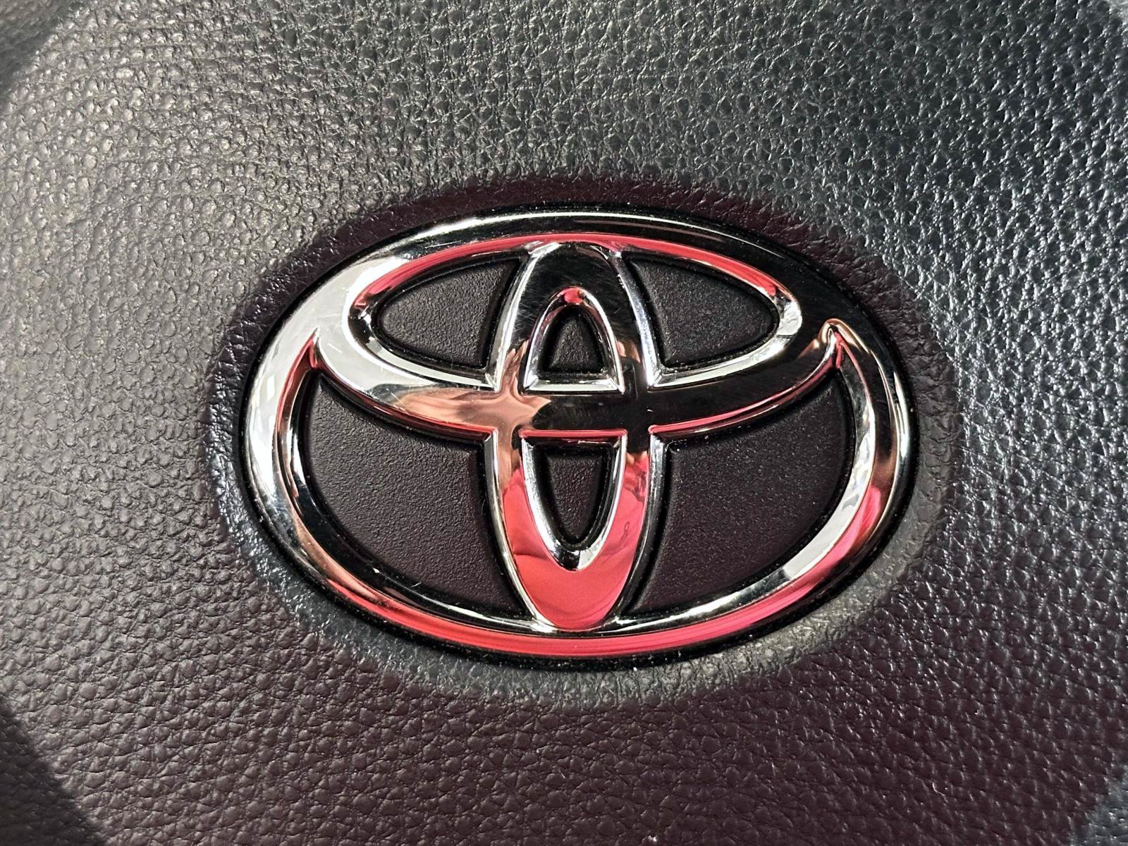 Certified 2023 Toyota Corolla SE FWD image 22