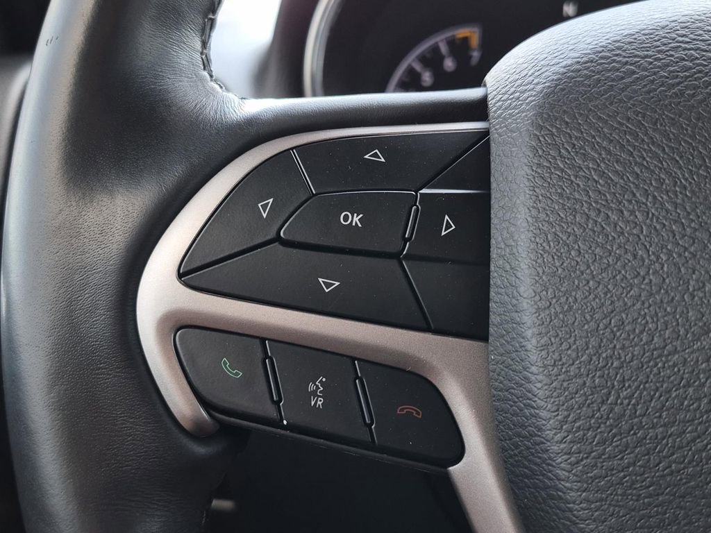 Used 2019 Jeep Grand Cherokee Altitude RWD image 17