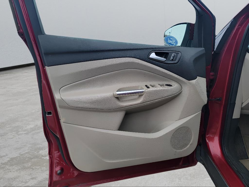 Used 2016 Ford Escape SE w/ Equipment Group 201A image 11