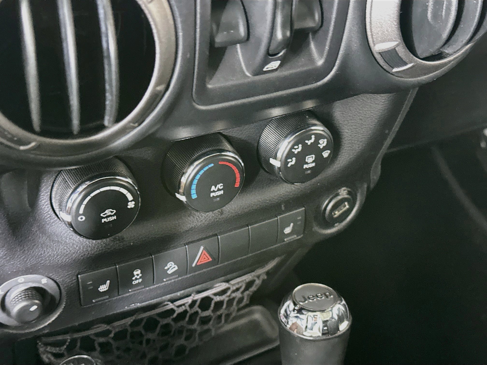 Used 2018 Jeep Wrangler Unlimited Sport S AWD/4WD image 22