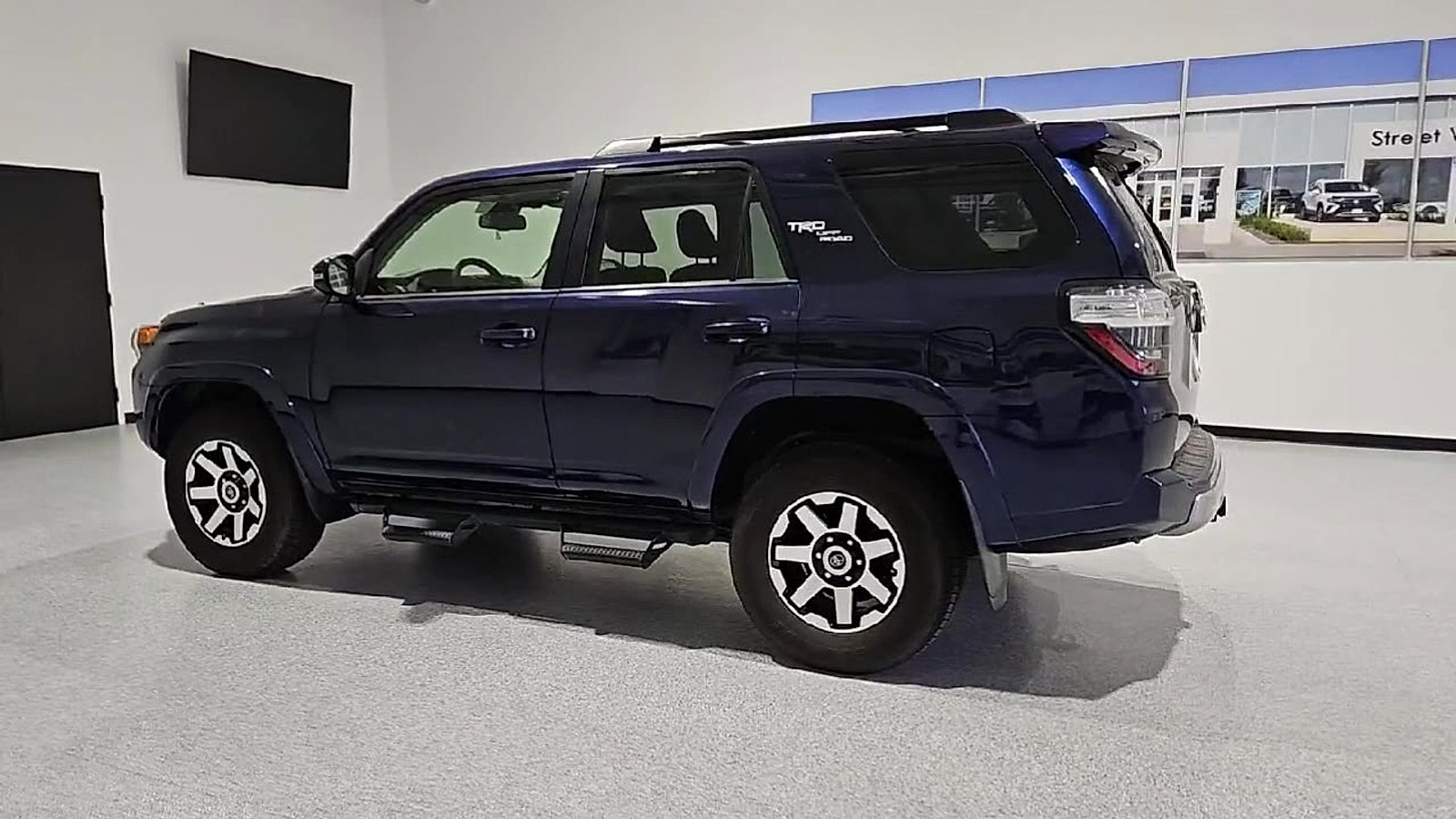 Used 2021 Toyota 4Runner TRD Off-Road Premium AWD/4WD image 6