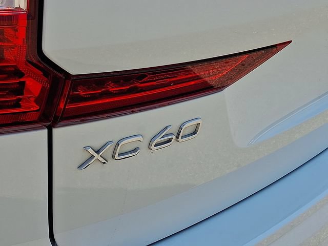 Used 2022 Volvo XC60 T8 R-Design w/ Advanced Package AWD/4WD image 33