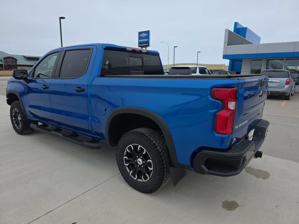 Used 2022 Chevrolet Silverado 1500 ZR2 w/ Technology Package AWD/4WD image 3