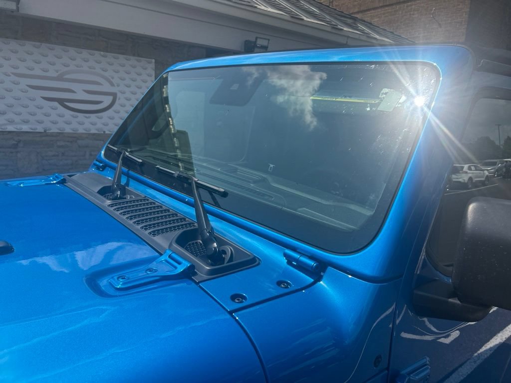 Used 2024 Jeep Wrangler Sport AWD/4WD image 10