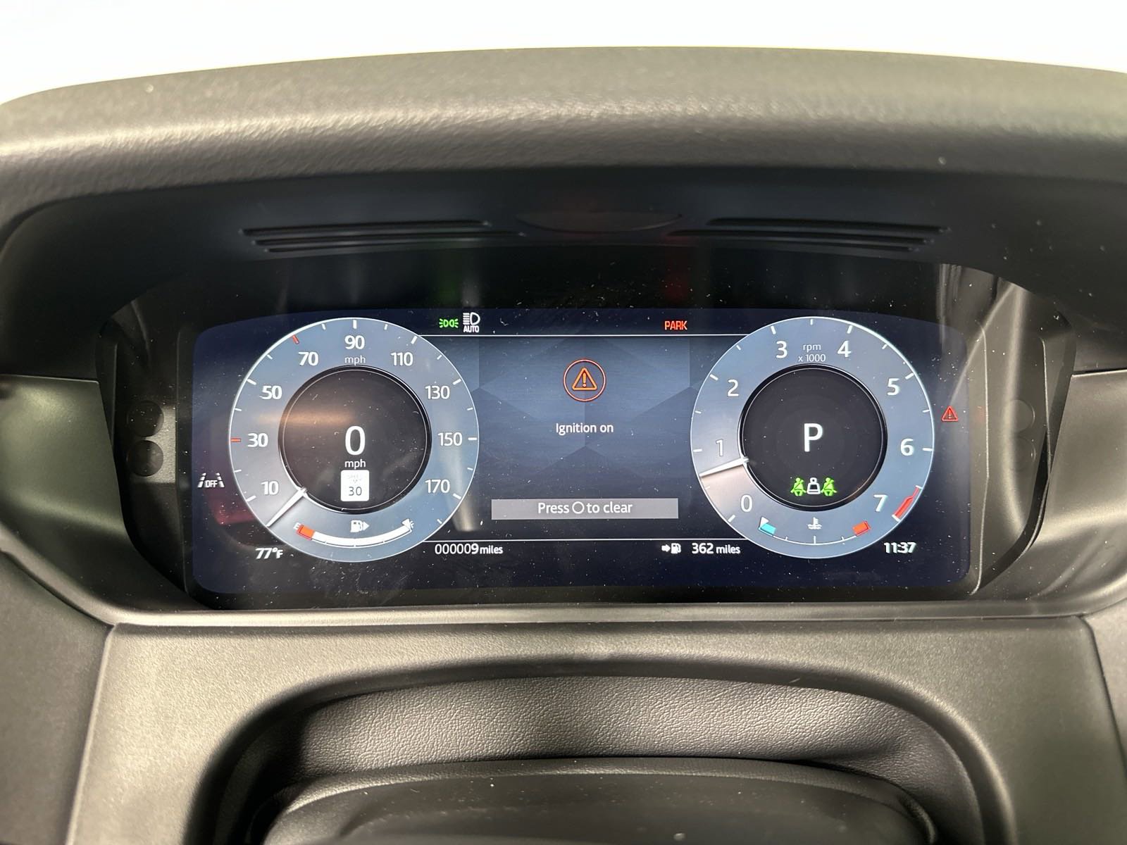 Certified 2025 Land Rover Range Rover Velar S image 28