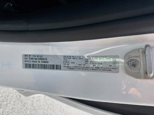 Used 2025 Chrysler Pacifica Select FWD image 33