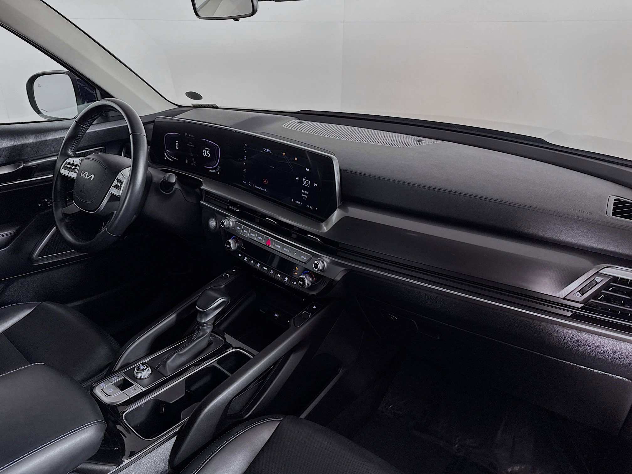 Used 2025 Kia Telluride S image 39