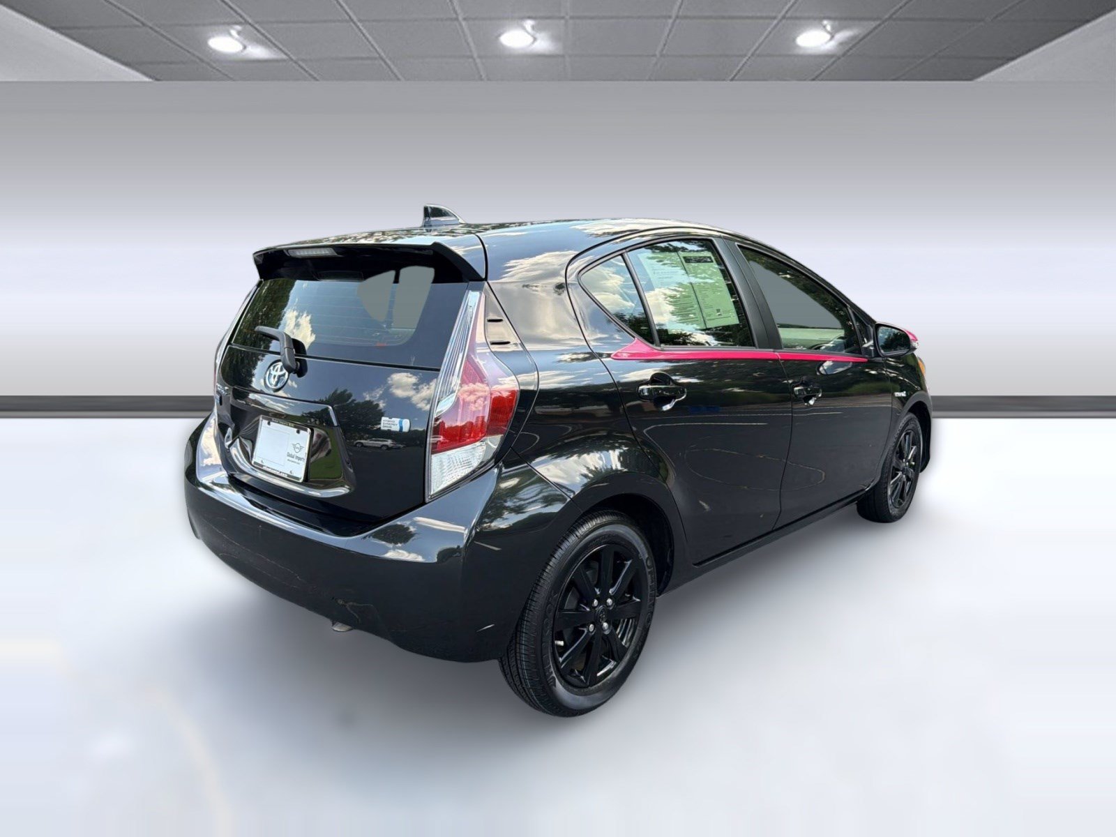 Used 2016 Toyota Prius C Persona Series FWD image 9