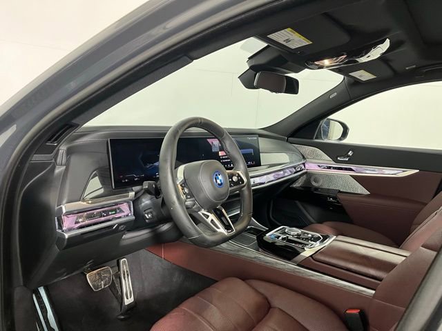 Used 2024 BMW i7 xDrive60 w/ Executive Package image 9