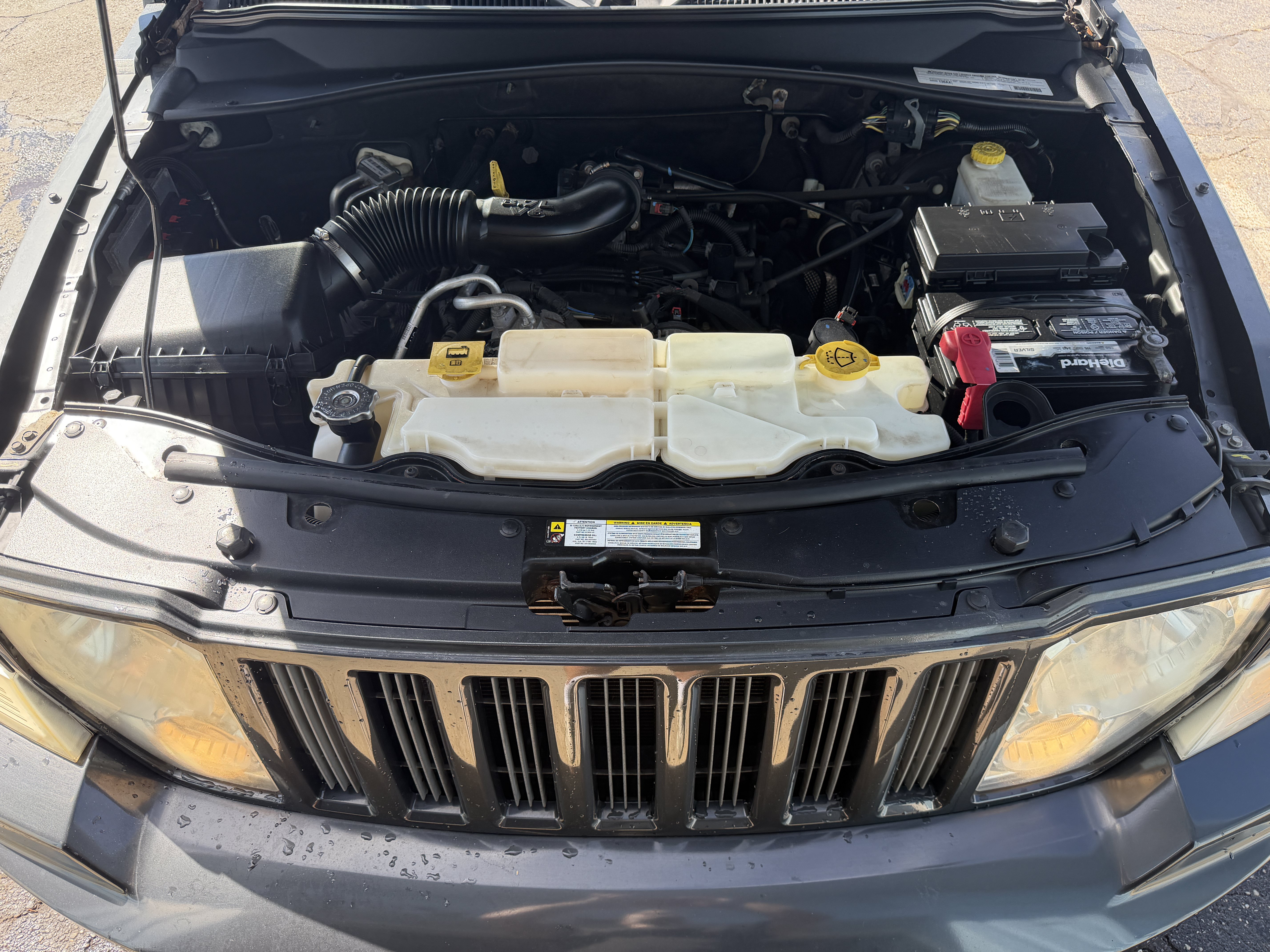 Used 2011 Jeep Liberty Sport AWD/4WD image 36