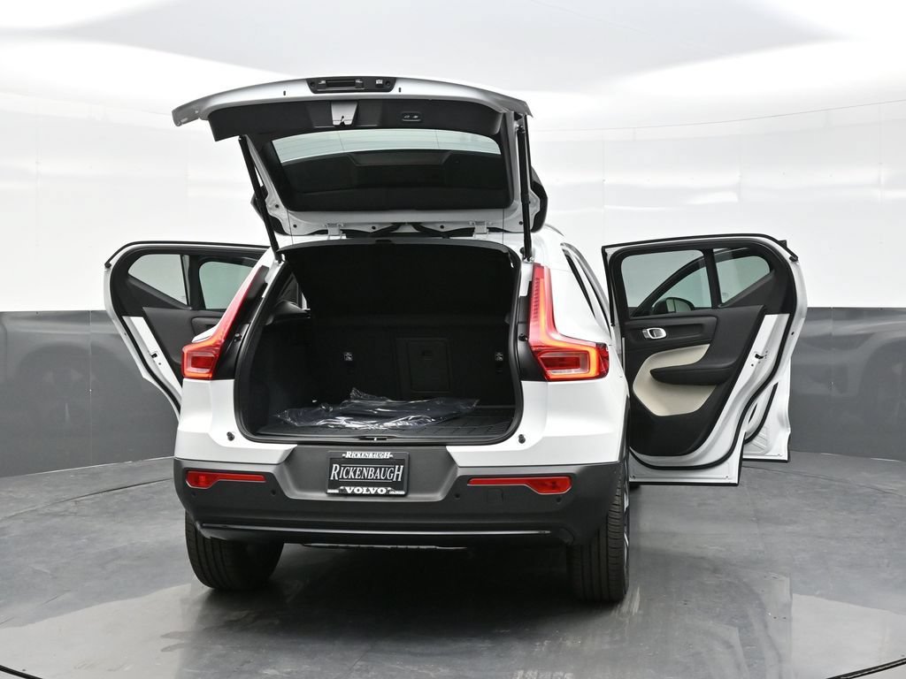 New 2026 Volvo XC40 B5 Plus w/ Protection Package Premier AWD/4WD image 29